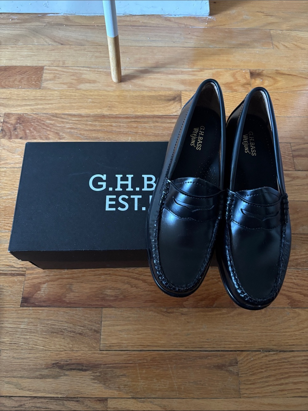 G.H. Bass Whitney Weejuns Loafers - Picture 6 of 7